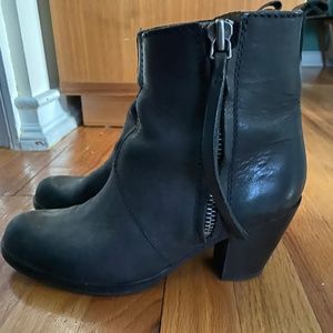 Acne Pistol ankle boot